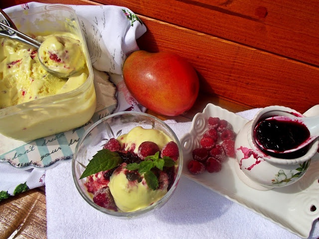 Inghetata cu mango si zmeura