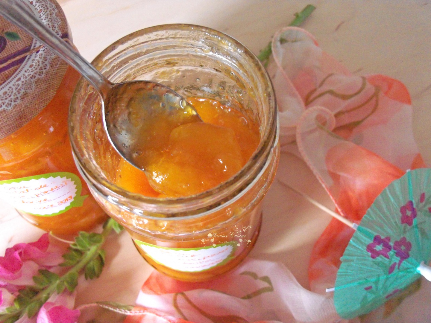 Gem asortat din piersici, caise si nectarine