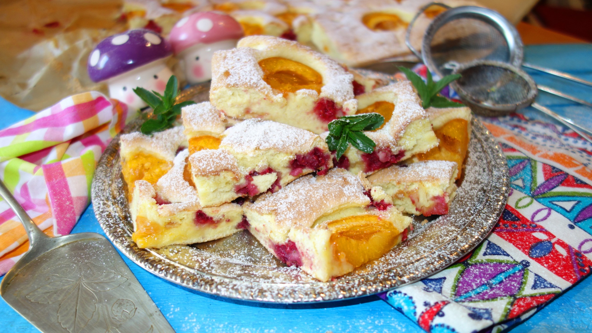 Prajitura usoara cu caise si zmeura