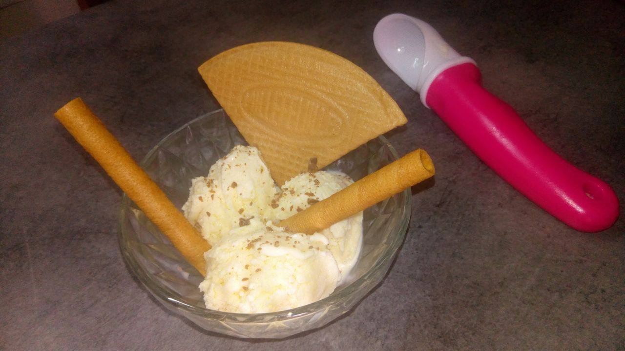 Inghetata de casa cu aroma de vanilie