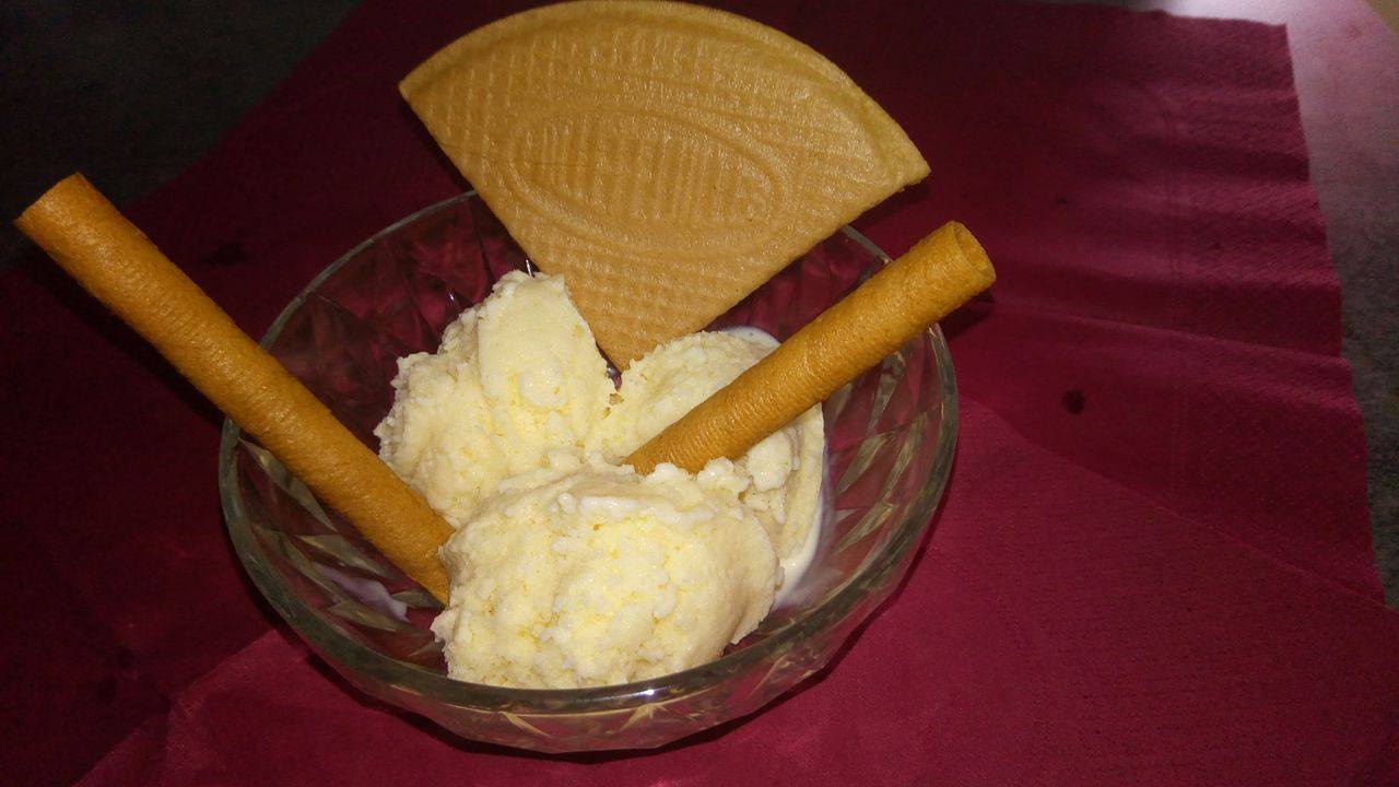 Inghetata de casa cu aroma de vanilie