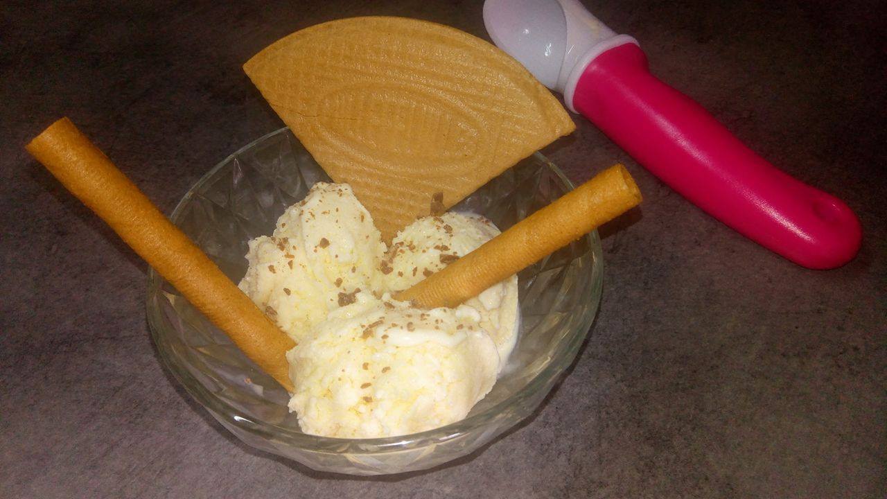 Inghetata de casa cu aroma de vanilie