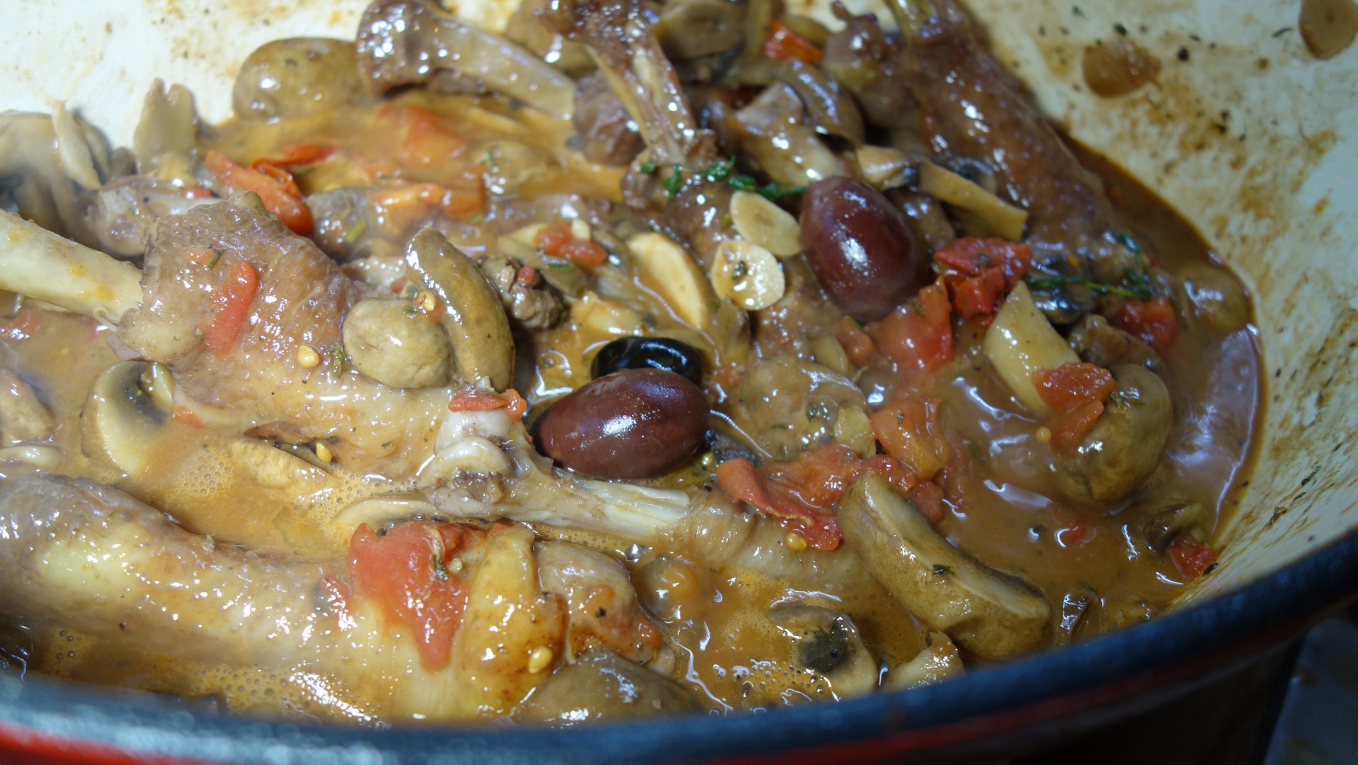 Ciocanele de cocos in vin rosu cu ciuperci si masline