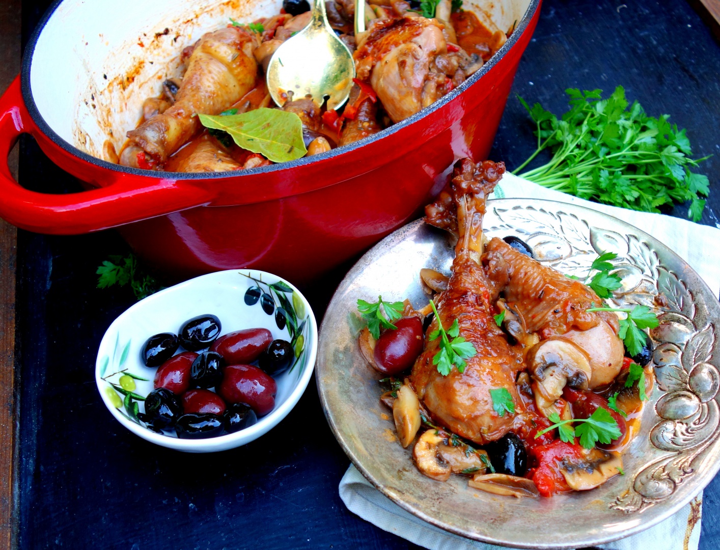 Ciocanele de cocos in vin rosu cu ciuperci si masline