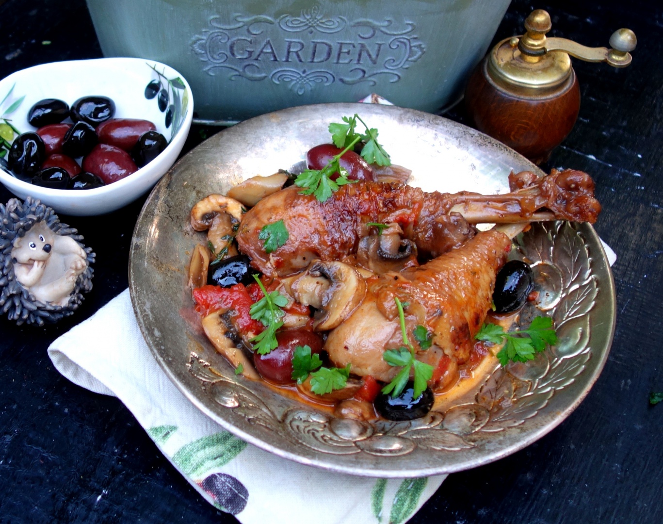 Ciocanele de cocos in vin rosu cu ciuperci si masline