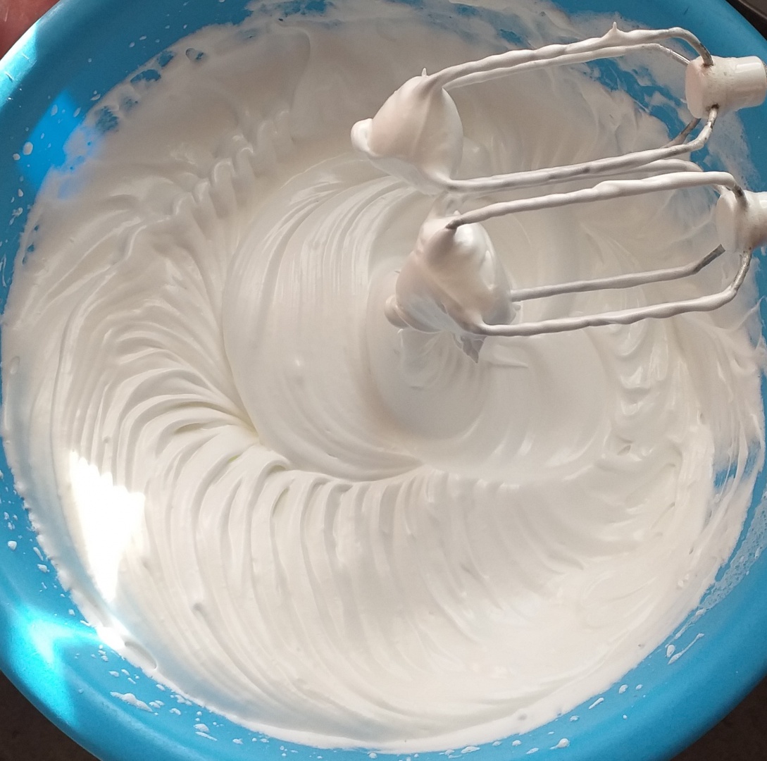 Tort cu jeleu de fructe cu mascarpone