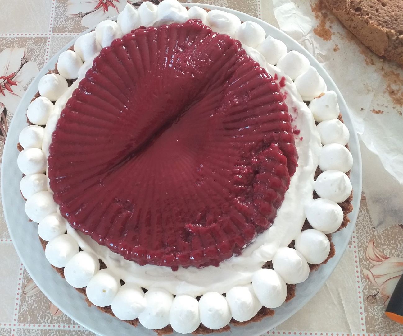Tort cu jeleu de fructe cu mascarpone