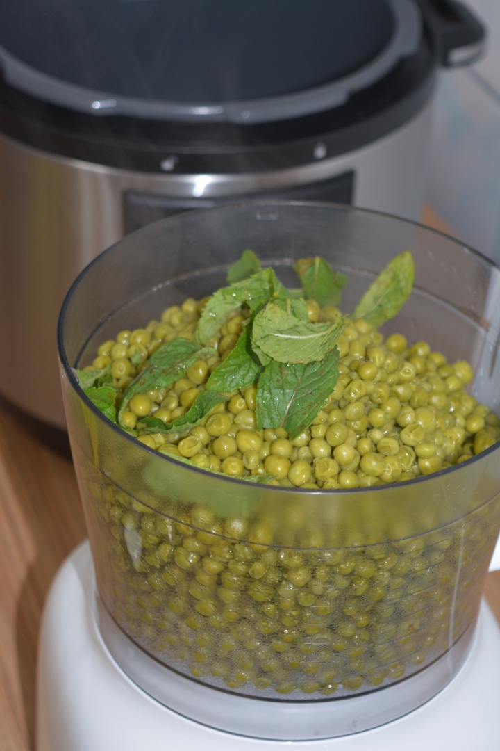 Cotlet de vitel cu piure de mazare