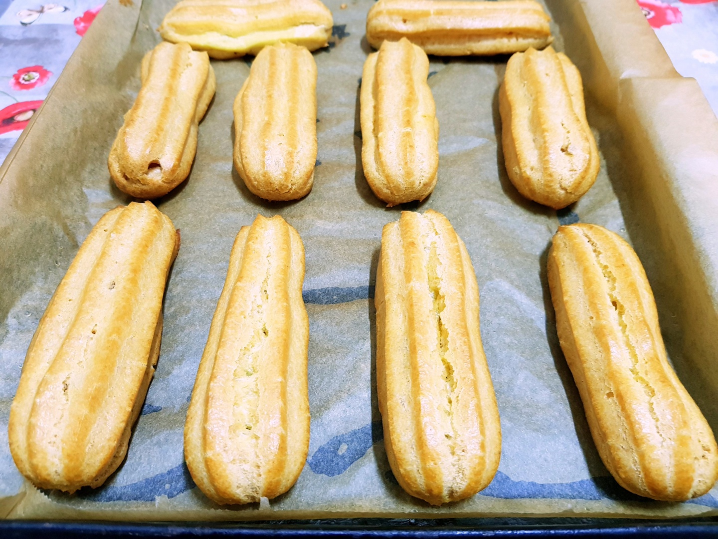 Eclere cu crema de vanilie