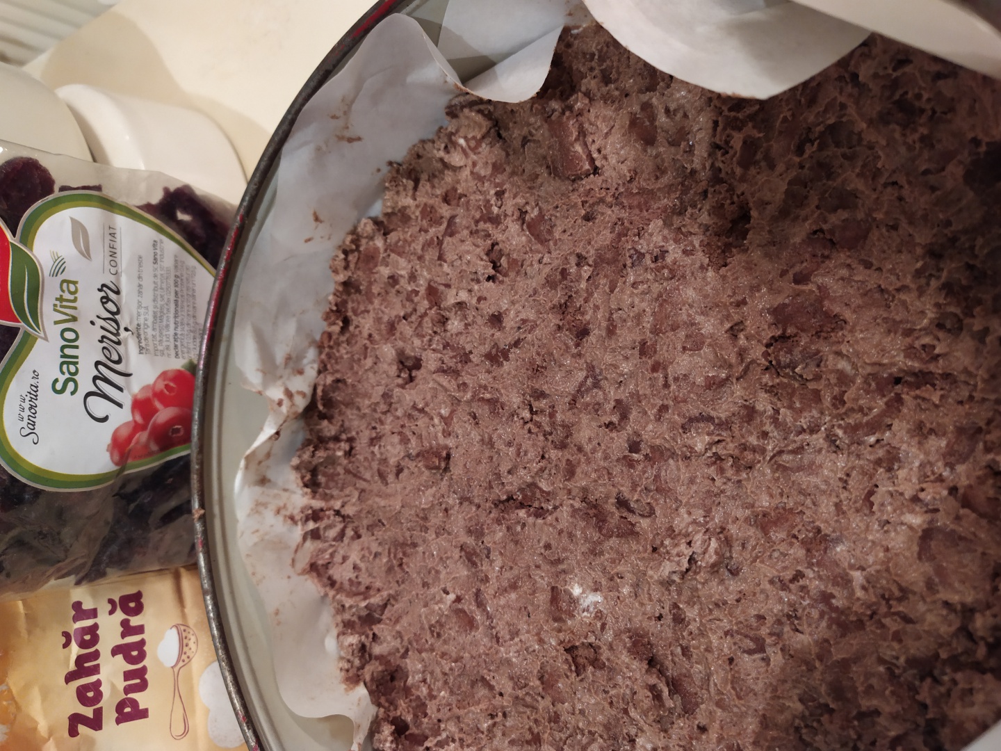 Cheesecake cu merisoare si alune