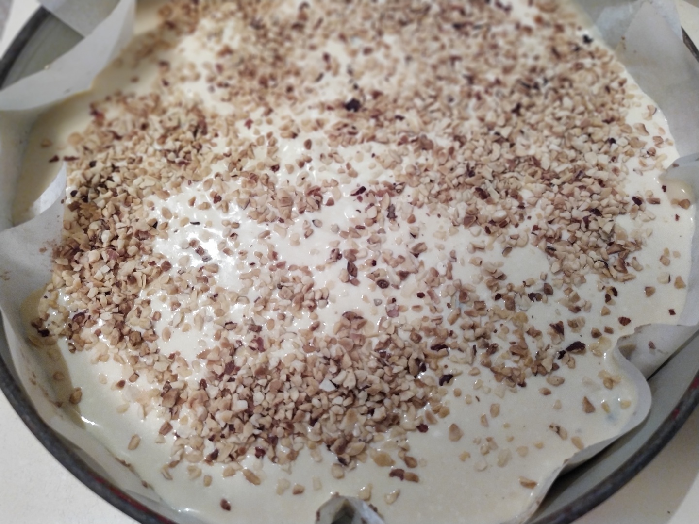 Cheesecake cu merisoare si alune