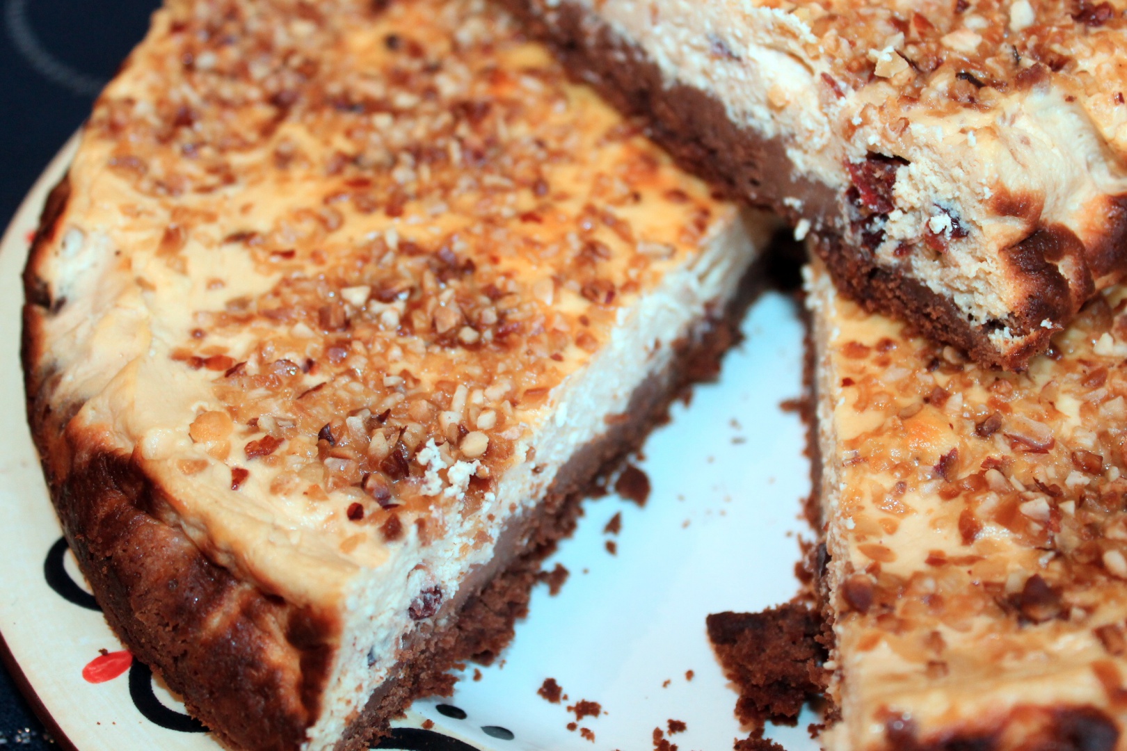 Cheesecake cu merisoare si alune