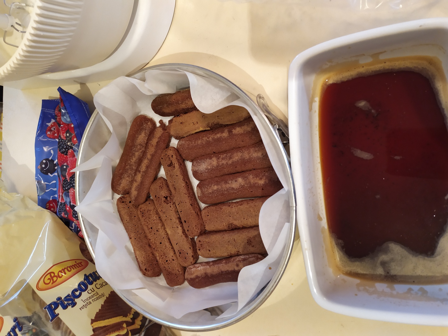 Tiramisu cu fructe de padure