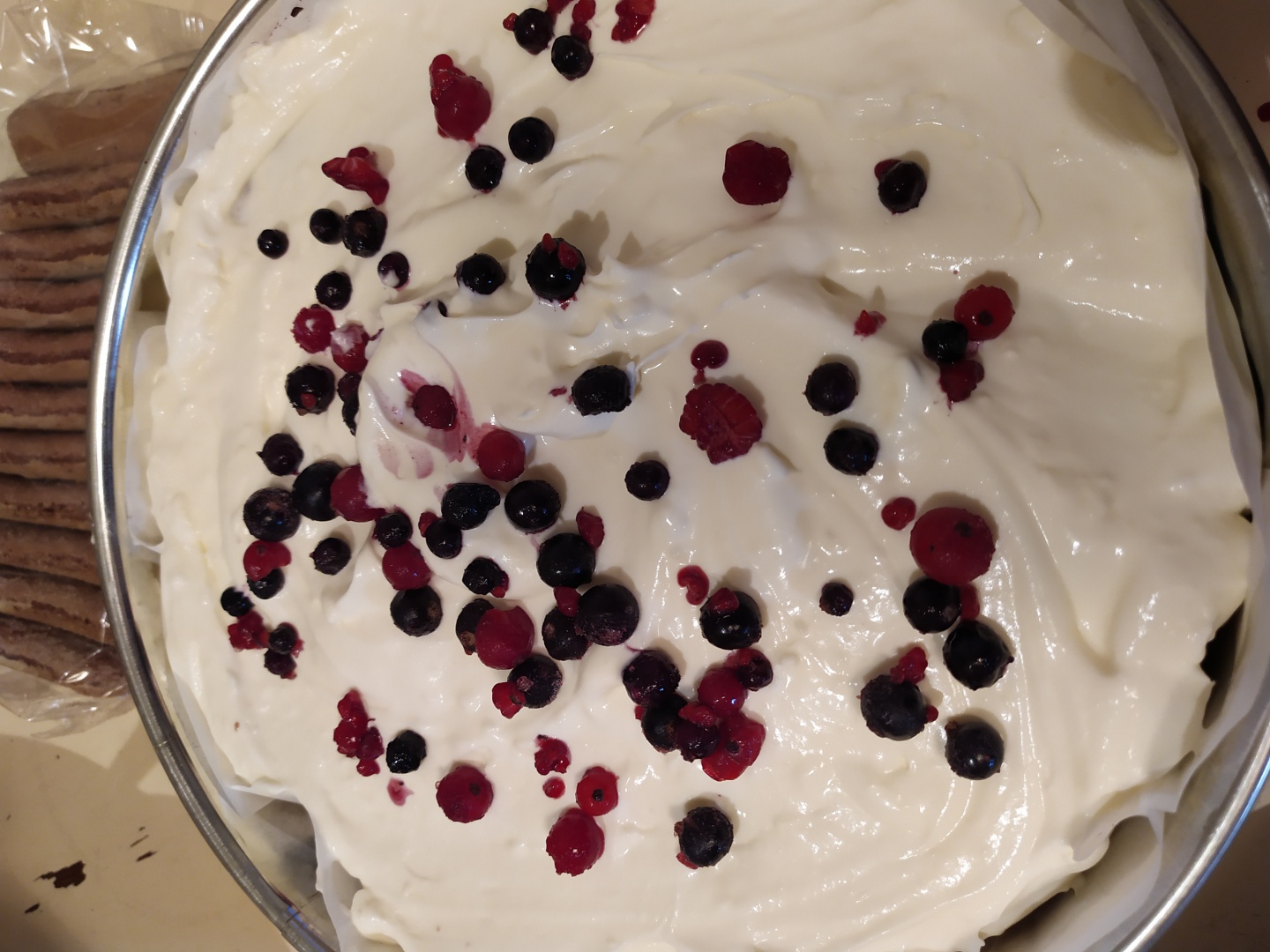 Tiramisu cu fructe de padure