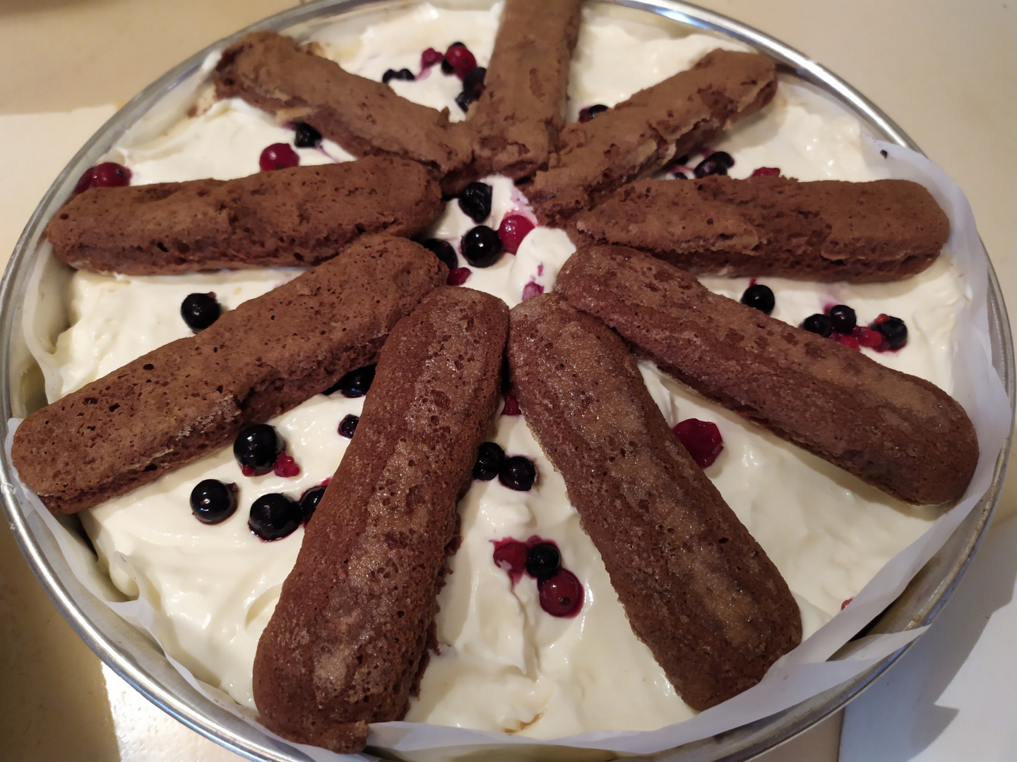 Tiramisu cu fructe de padure