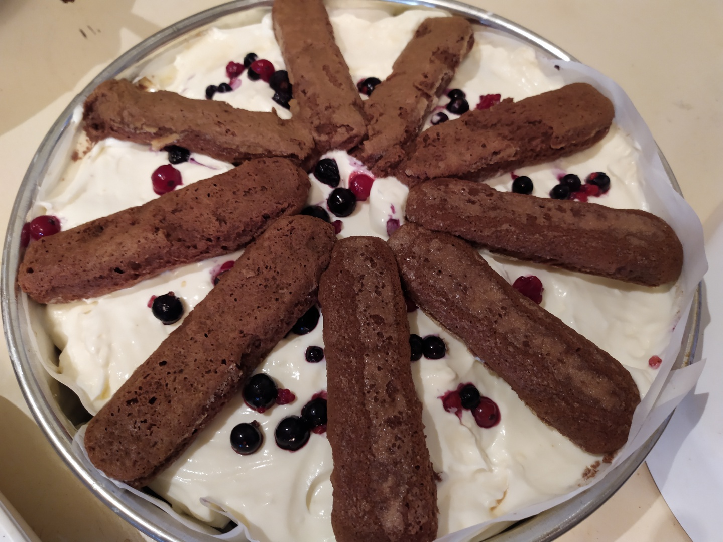 Tiramisu cu fructe de padure