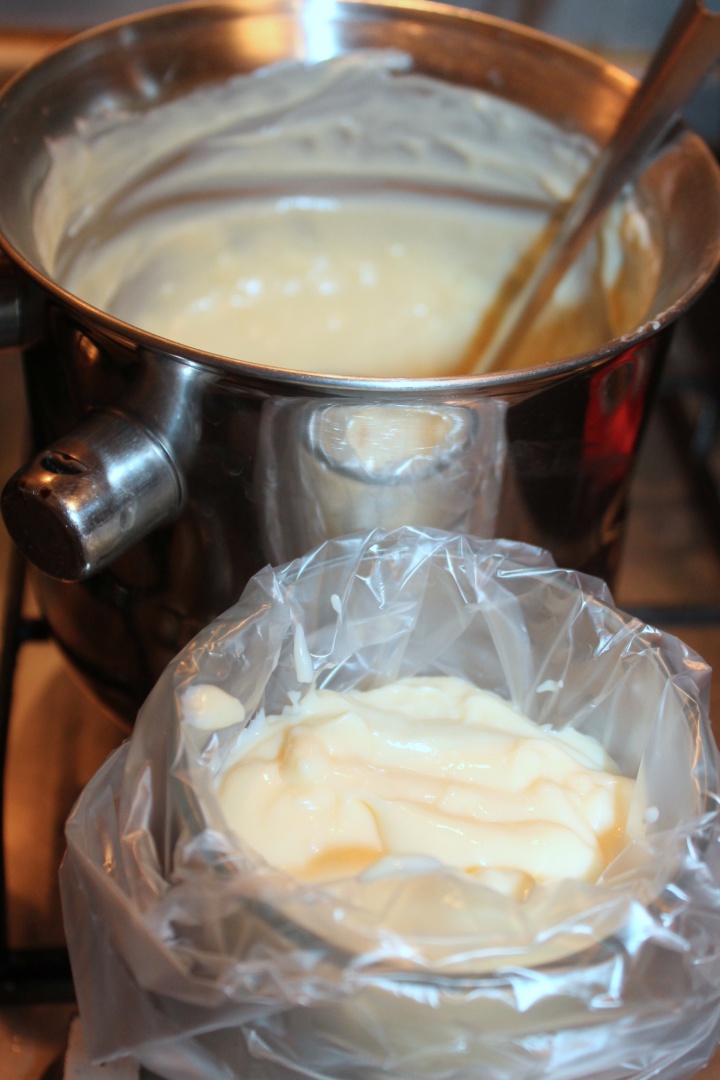 Cornete cu crema de vanilie