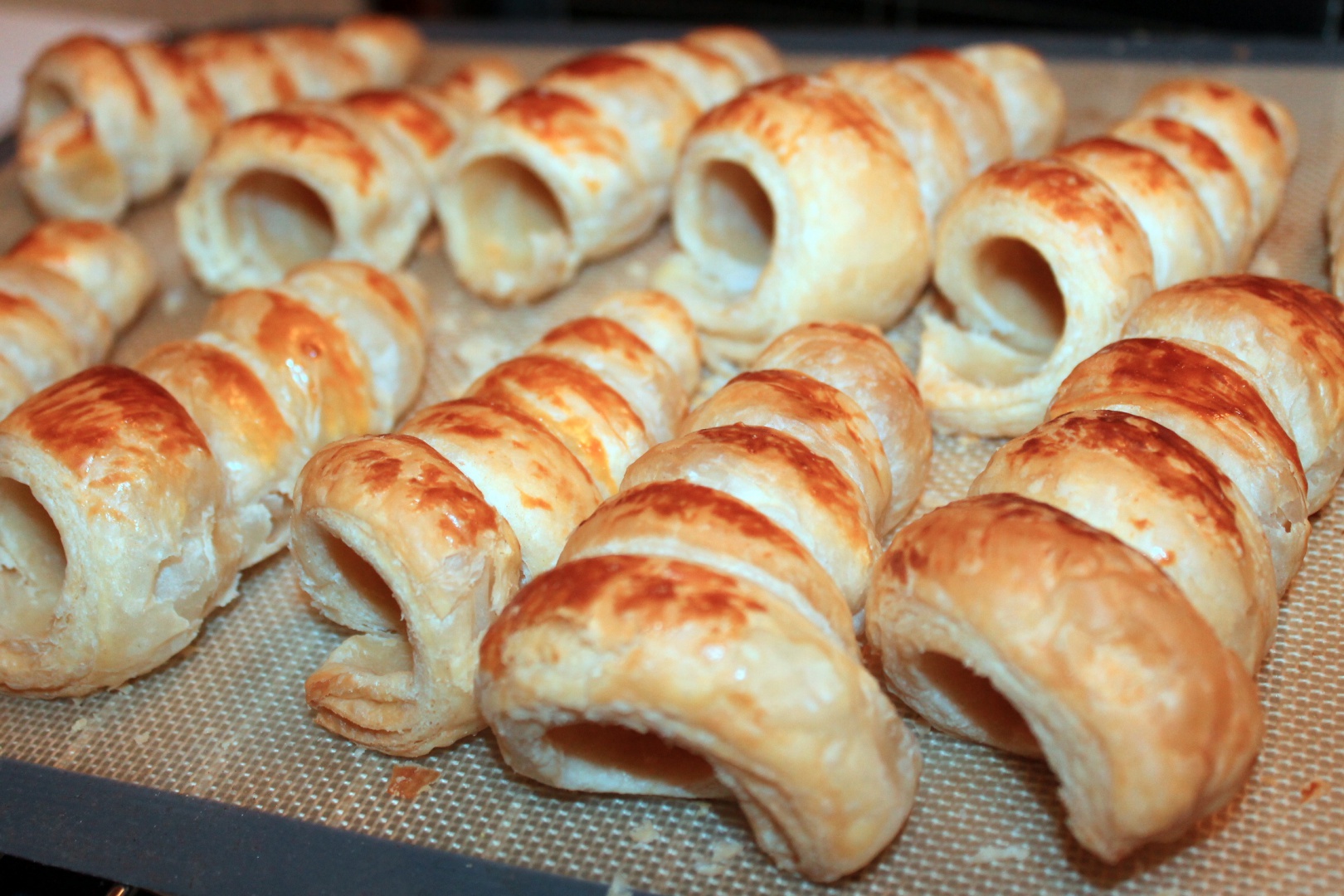 Cornete cu crema de vanilie