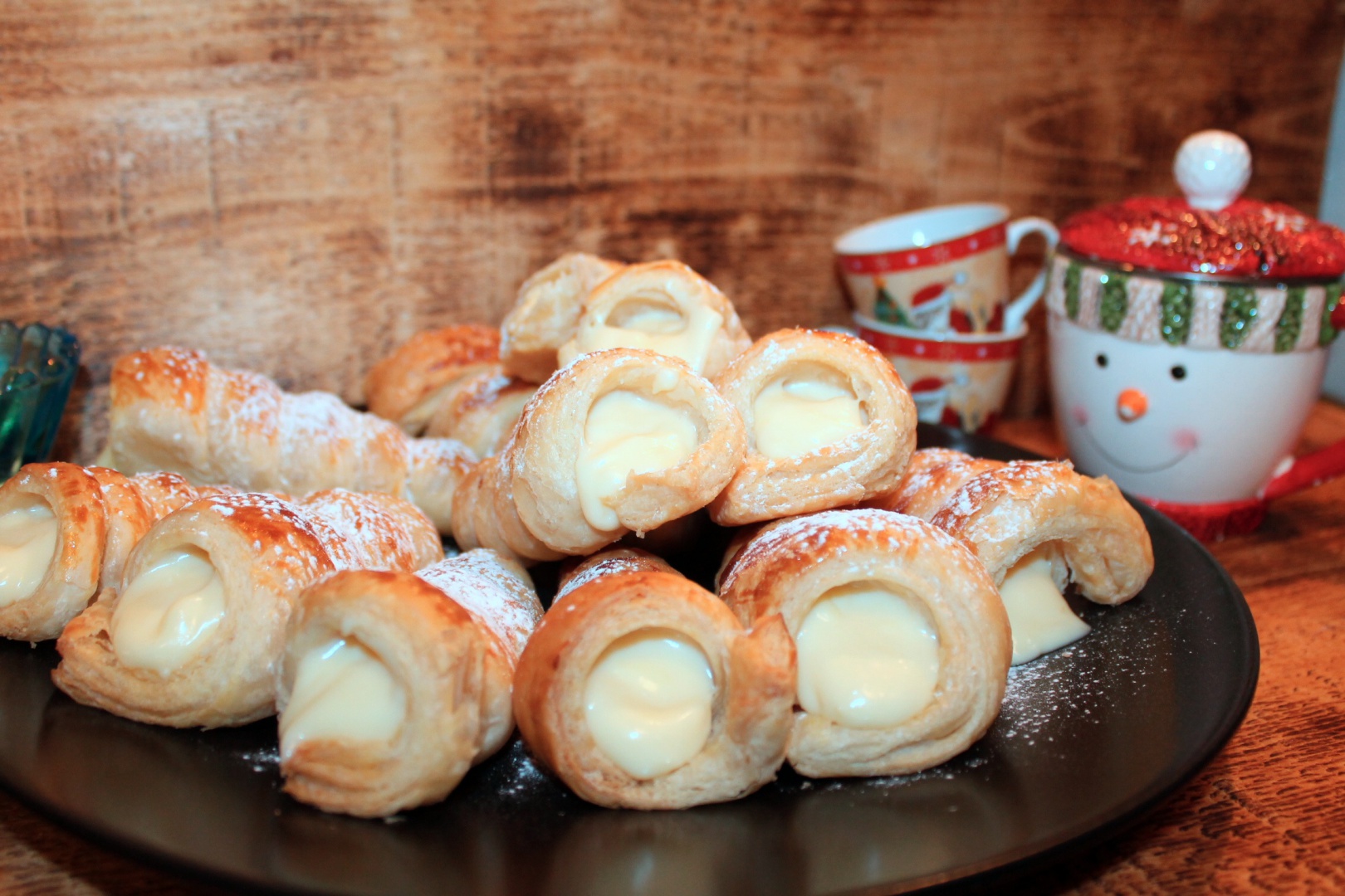 Cornete cu crema de vanilie