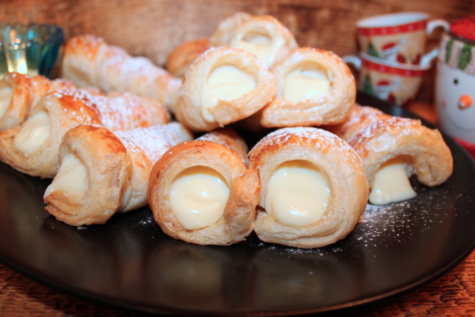 Cornete cu crema de vanilie