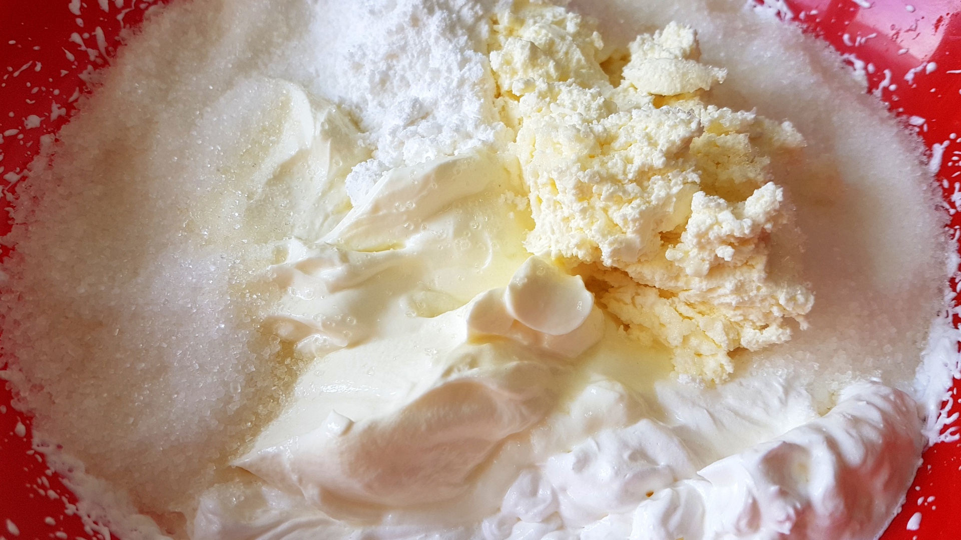 Tort cu iaurt si fructe tropicale. Un desert usor, racoros, perfect pentru orice masa de sarbatoare