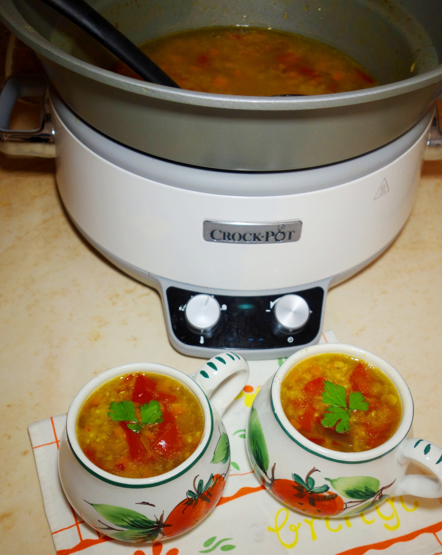 Supa de toamna cu gogosar, linte rosie si radacinoase gatita la slow cooker Crock Pot
