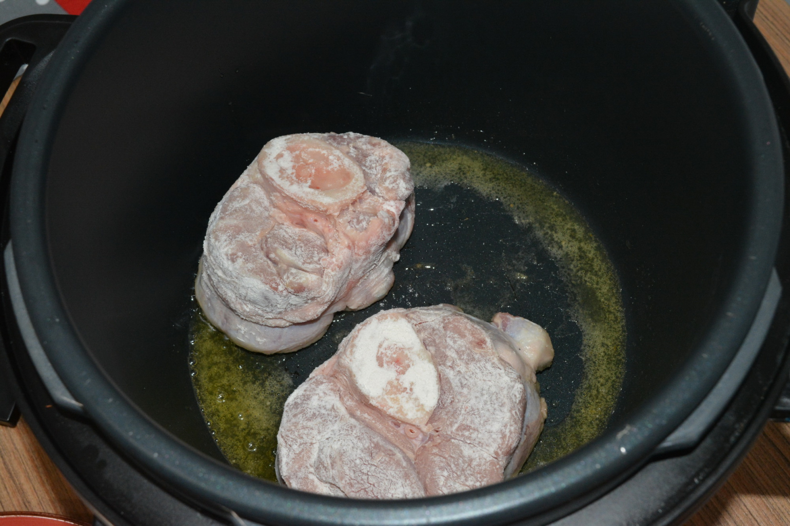 Osso buco, gatit lent la Multicooker-ul Crock-Pot Express