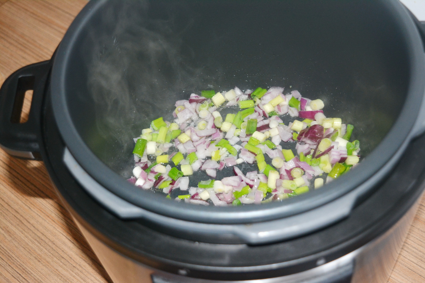 Fasole cu ciolan afumat gatit la Multicooker Crock-Pot Express