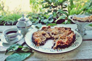 Crumble cu prune si afine la slow cooker Crock Pot