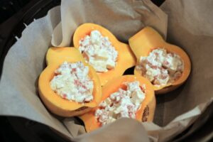 Dovleac umplut cu mozarella si bacon la slow cooker Crock Pot