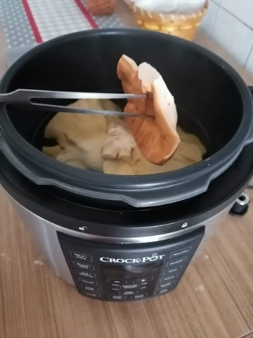 Ciorba de cartofi gatita la Multicookerul Crock-Pot Express cu gatire sub presiune