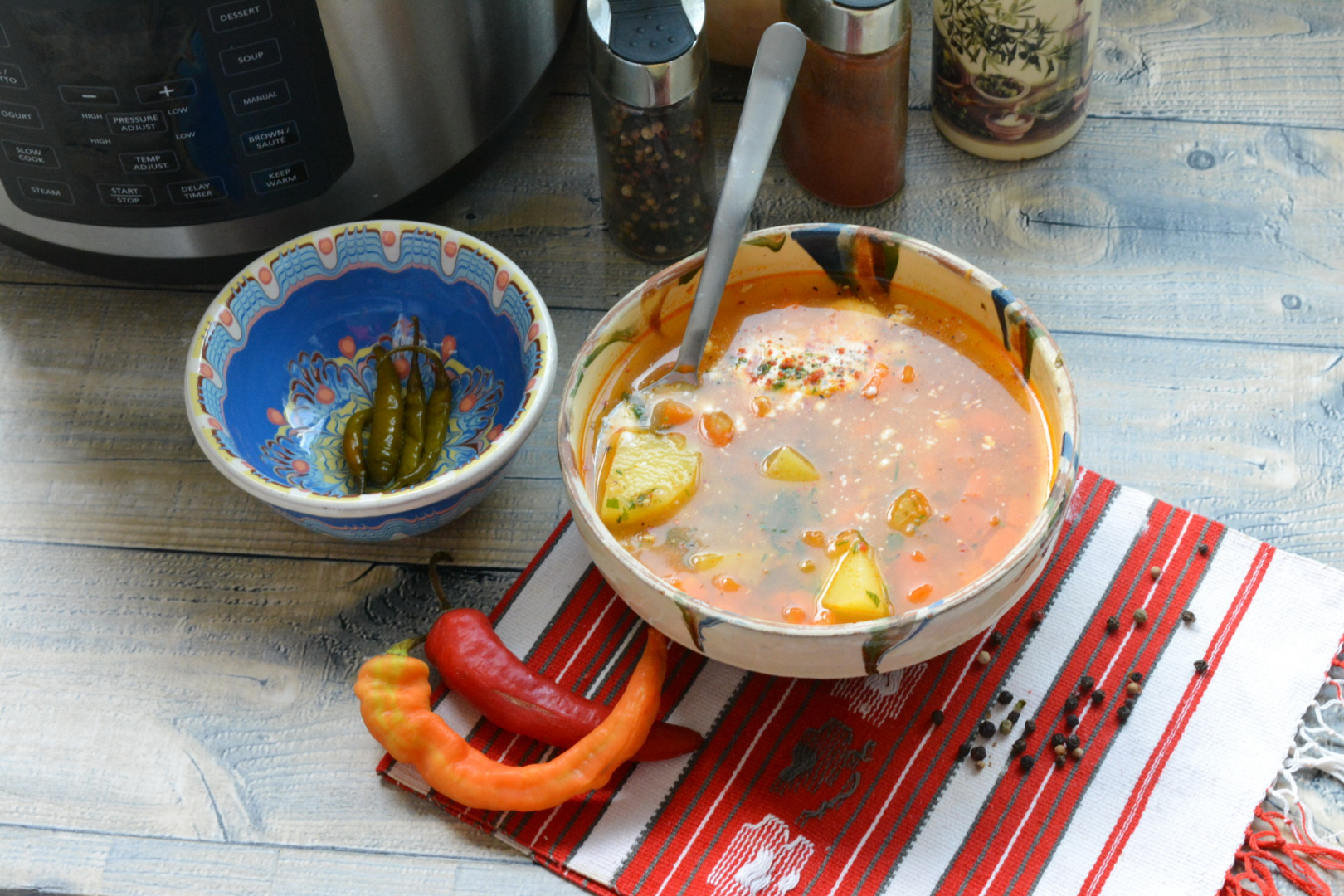 Ciorba de cartofi gatita la Multicookerul Crock-Pot Express cu gatire sub presiune