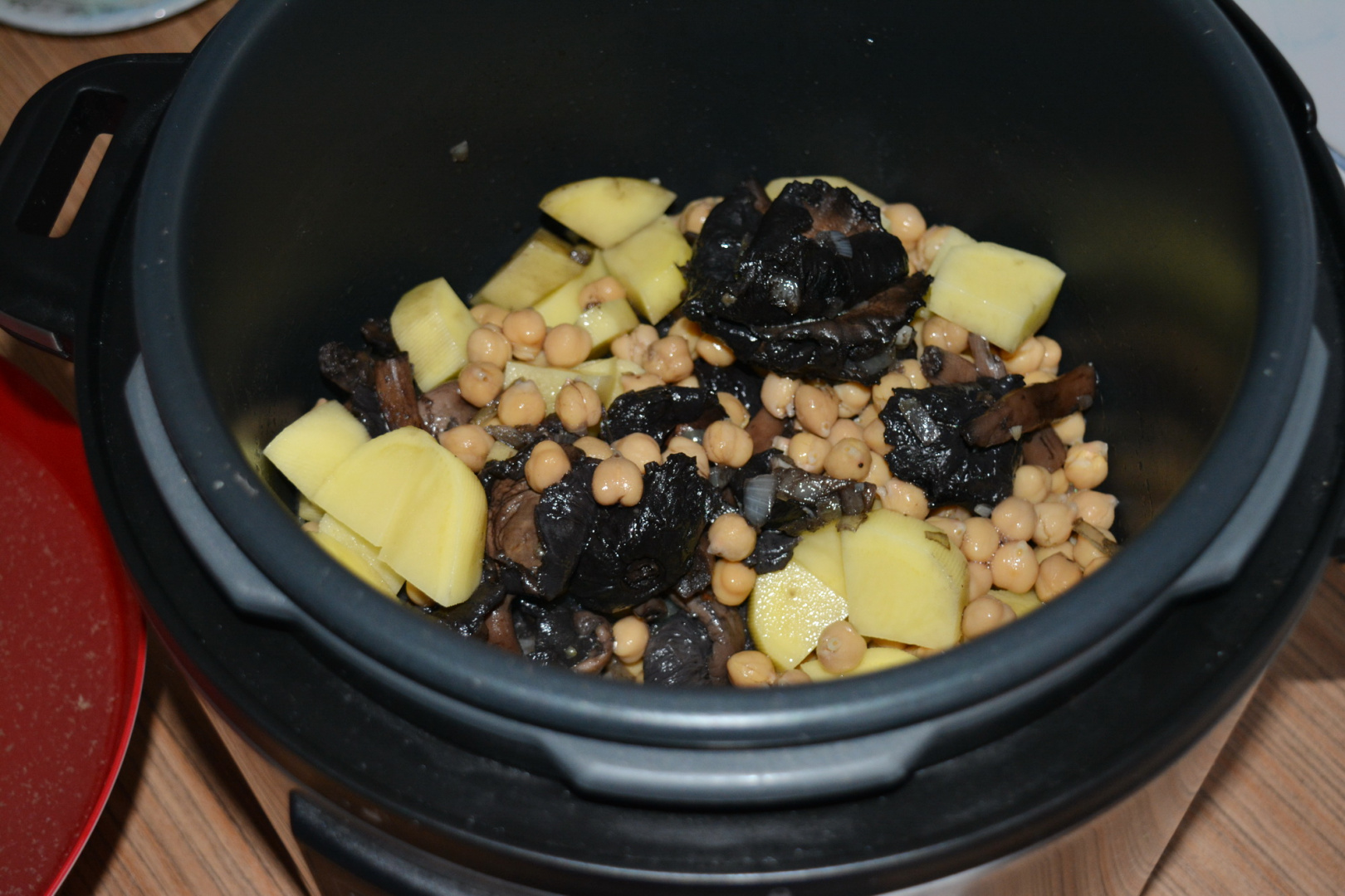 Supa crema de ciuperci cu naut, gatita la Multicookerul Crock-Pot Express