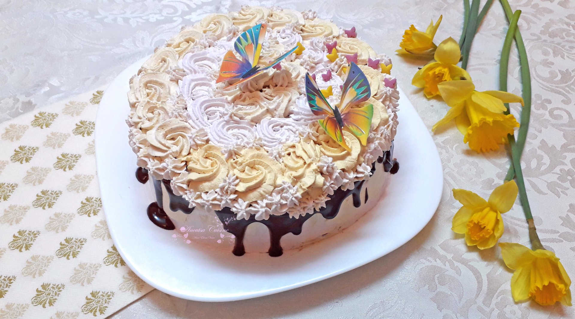 Tort duo, cu nuci, cacao si crema de lamaie