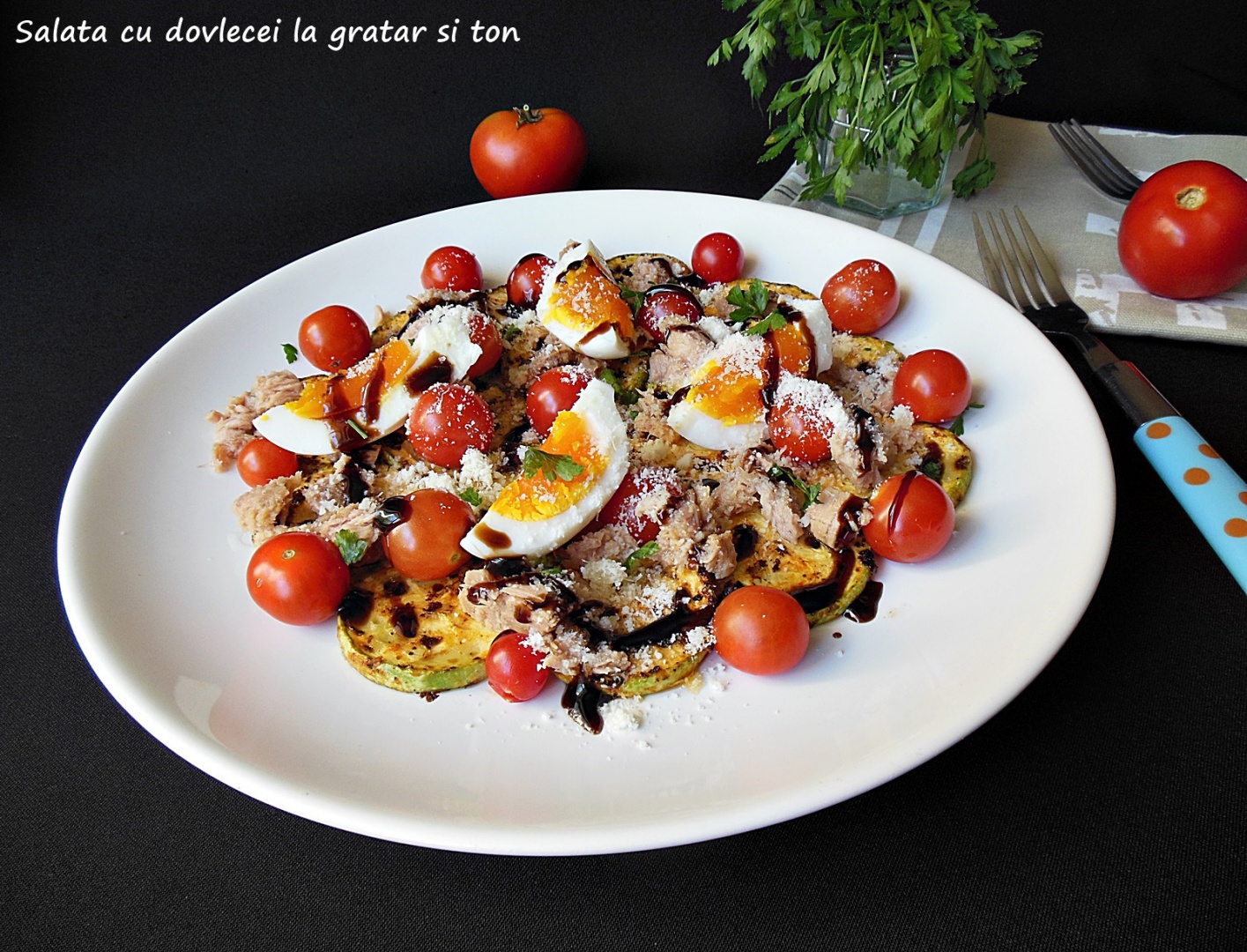 Salata cu dovlecei la gratar si ton