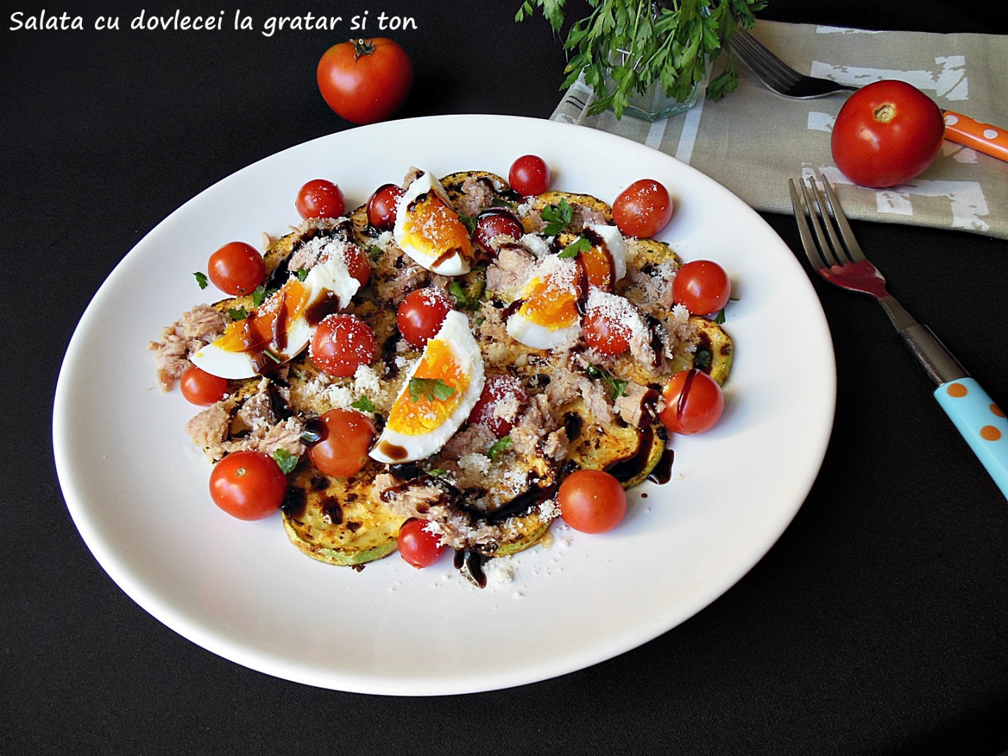 Salata cu dovlecei la gratar si ton