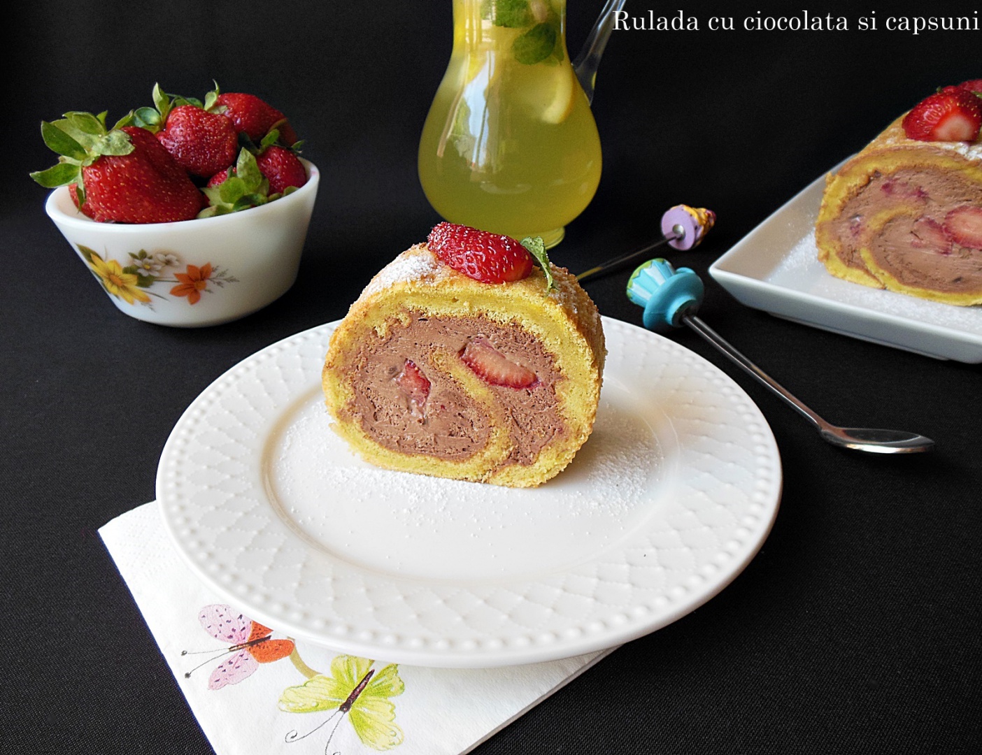 Rulada cu ciocolata si capsuni