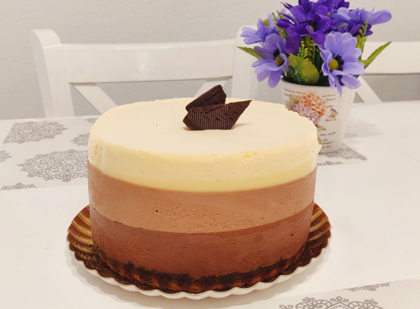 Tort trei ciocolate cu aroma de menta