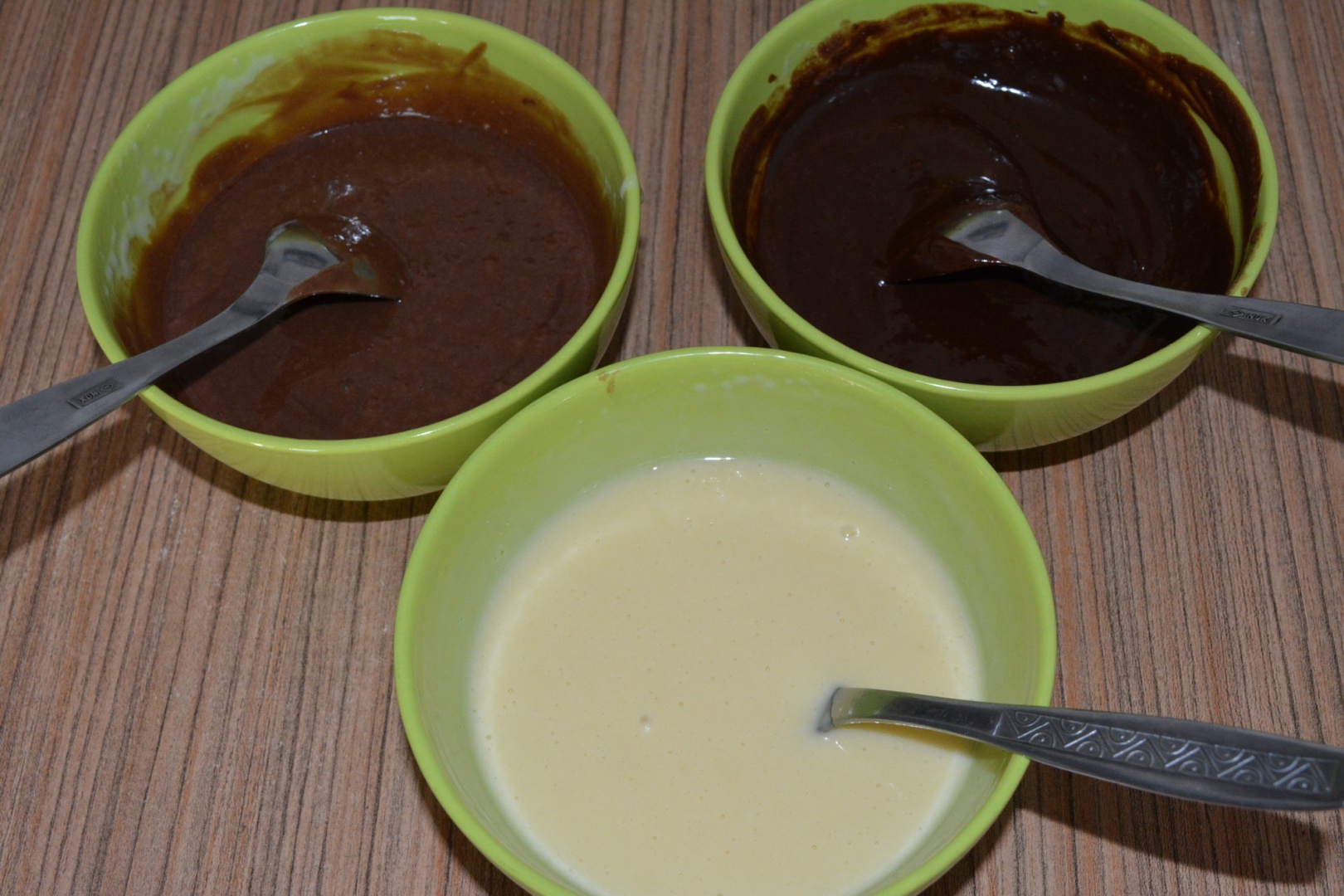 Tort trei ciocolate cu aroma de menta