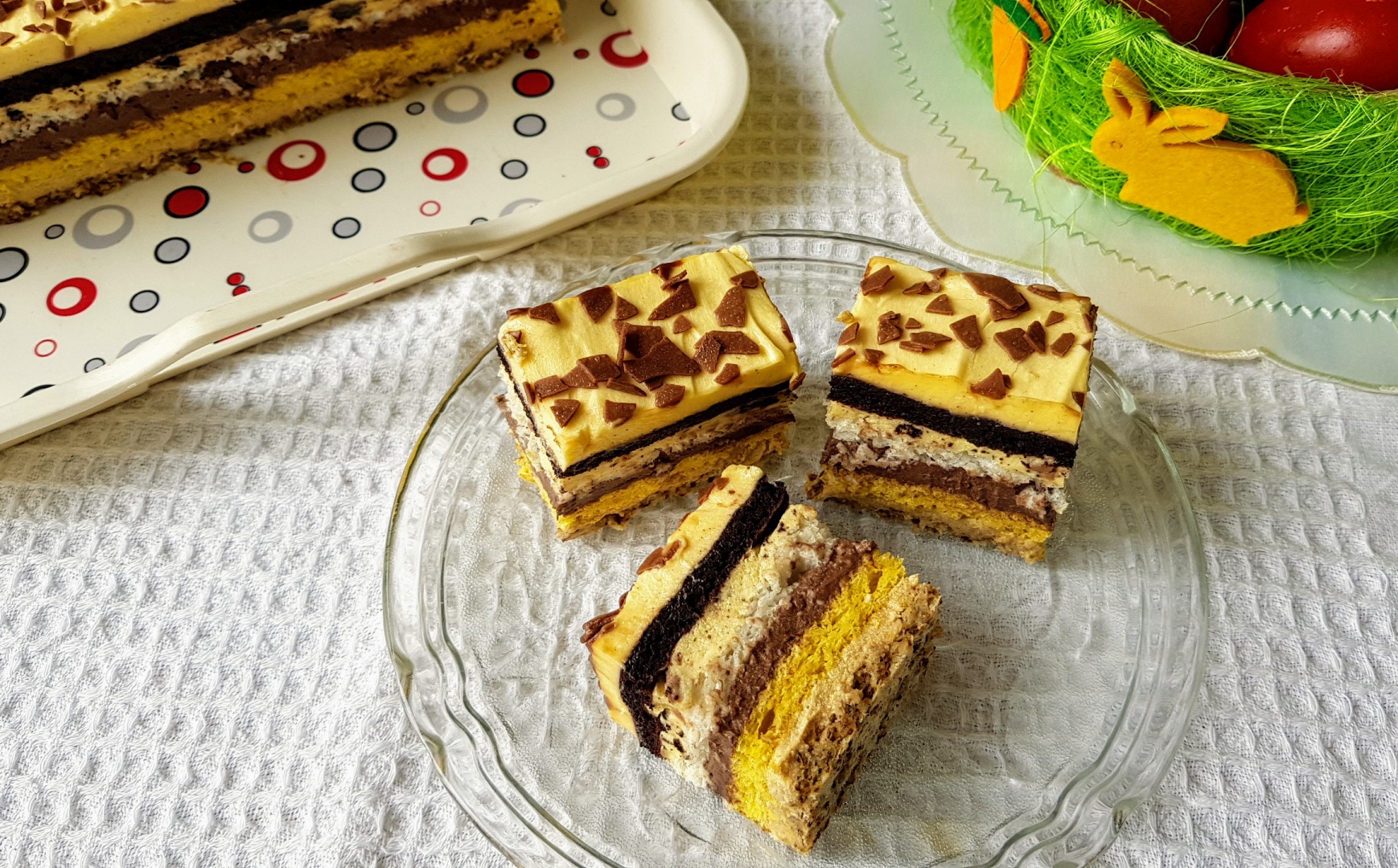 Prajitura Fantezie cu foi de bezea si crema de vanilie cu unt