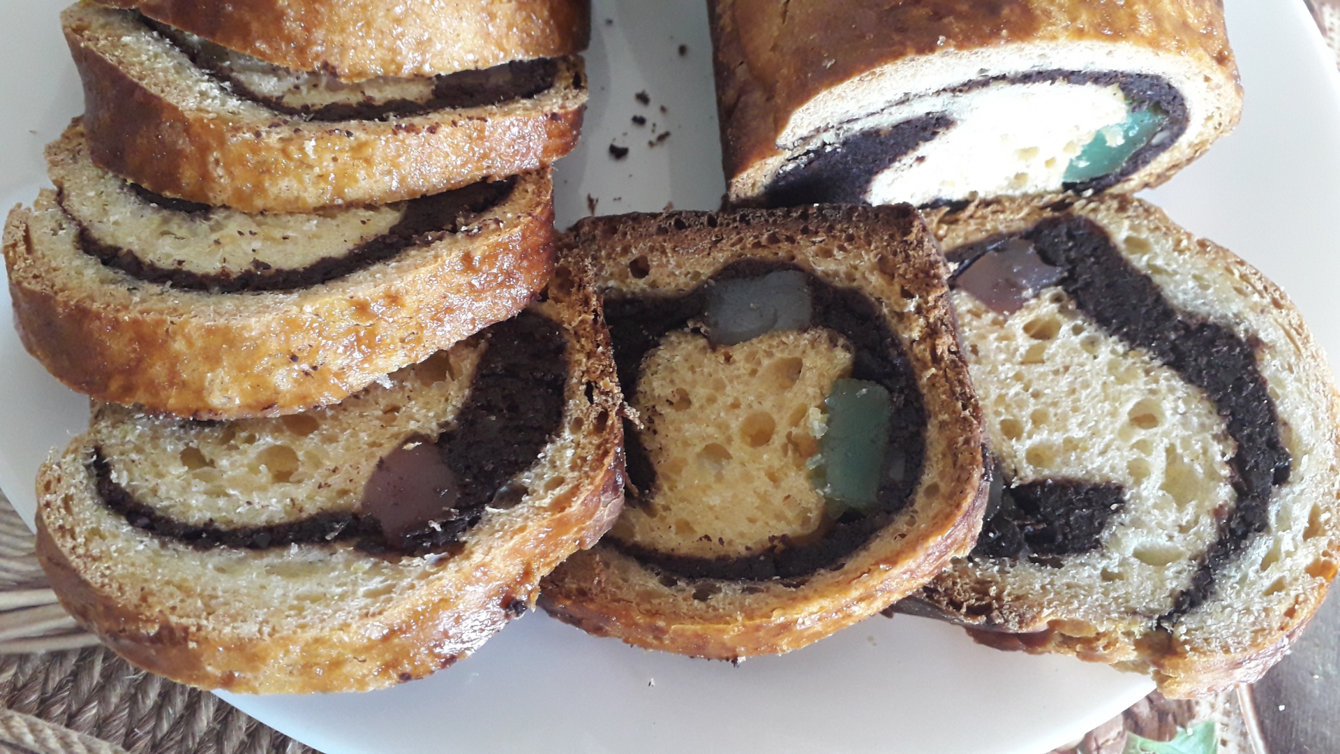 Mini cozonac cu nuca si rahat