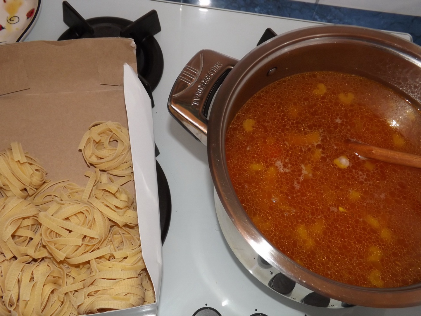 Ciorba cu dovlecel si sfecla rosie