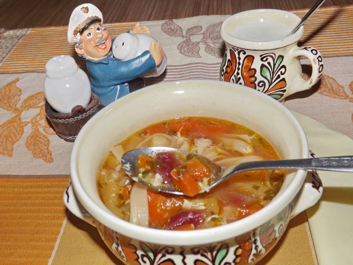 Ciorba cu dovlecel si sfecla rosie