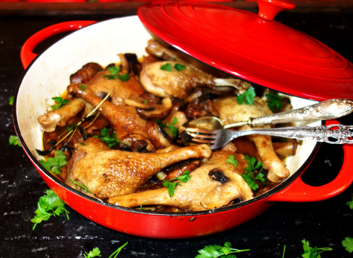 Pulpe de rata cu ciuperci brune si vin Marsala