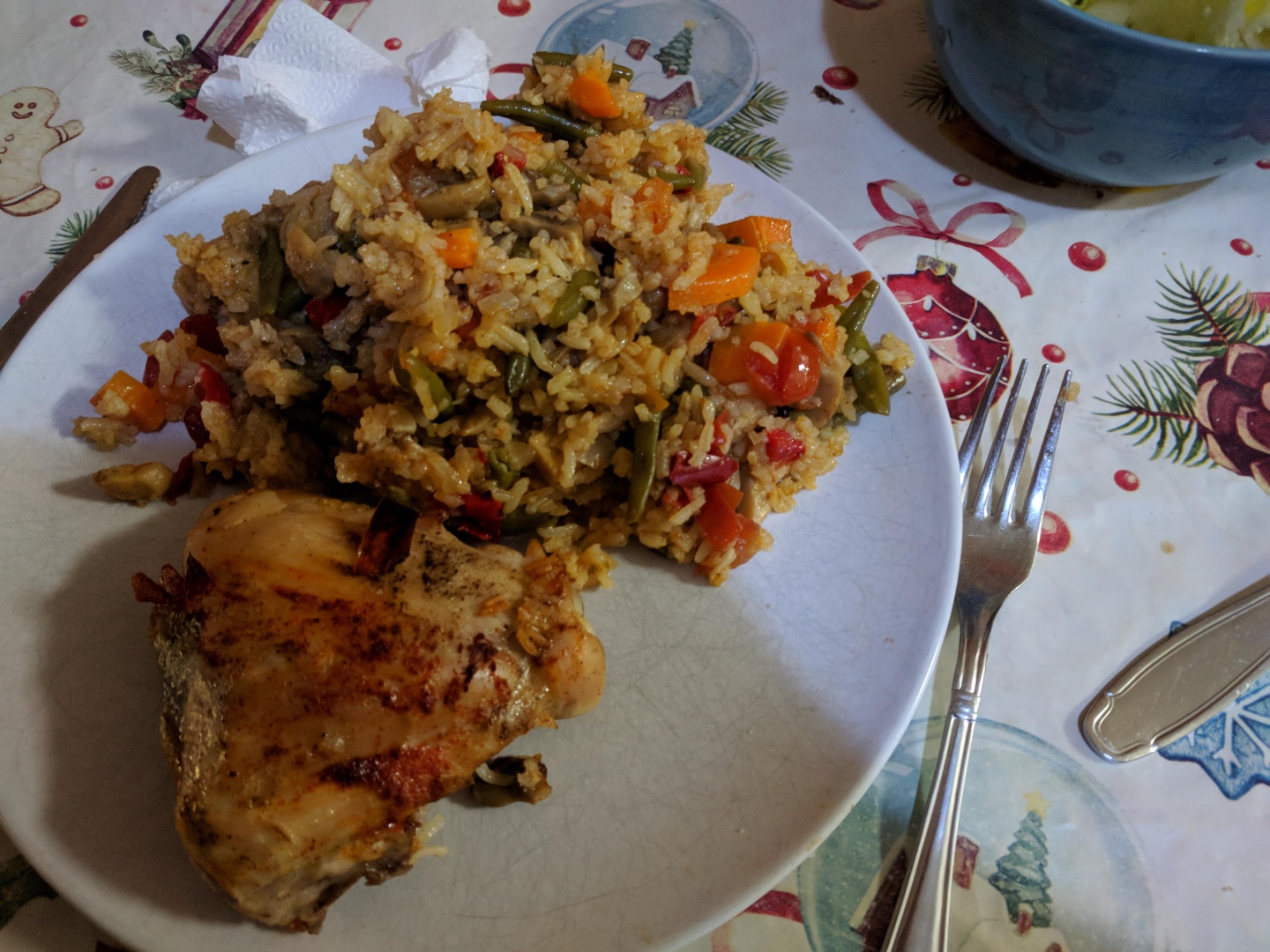 Bucatele de pasare cu legume si orez la cuptor