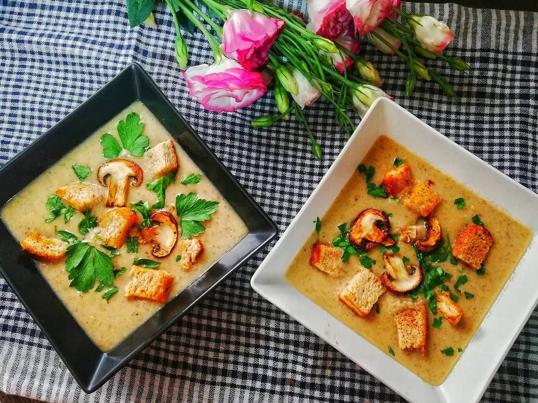 Supa crema de ciuperci cu crutoane