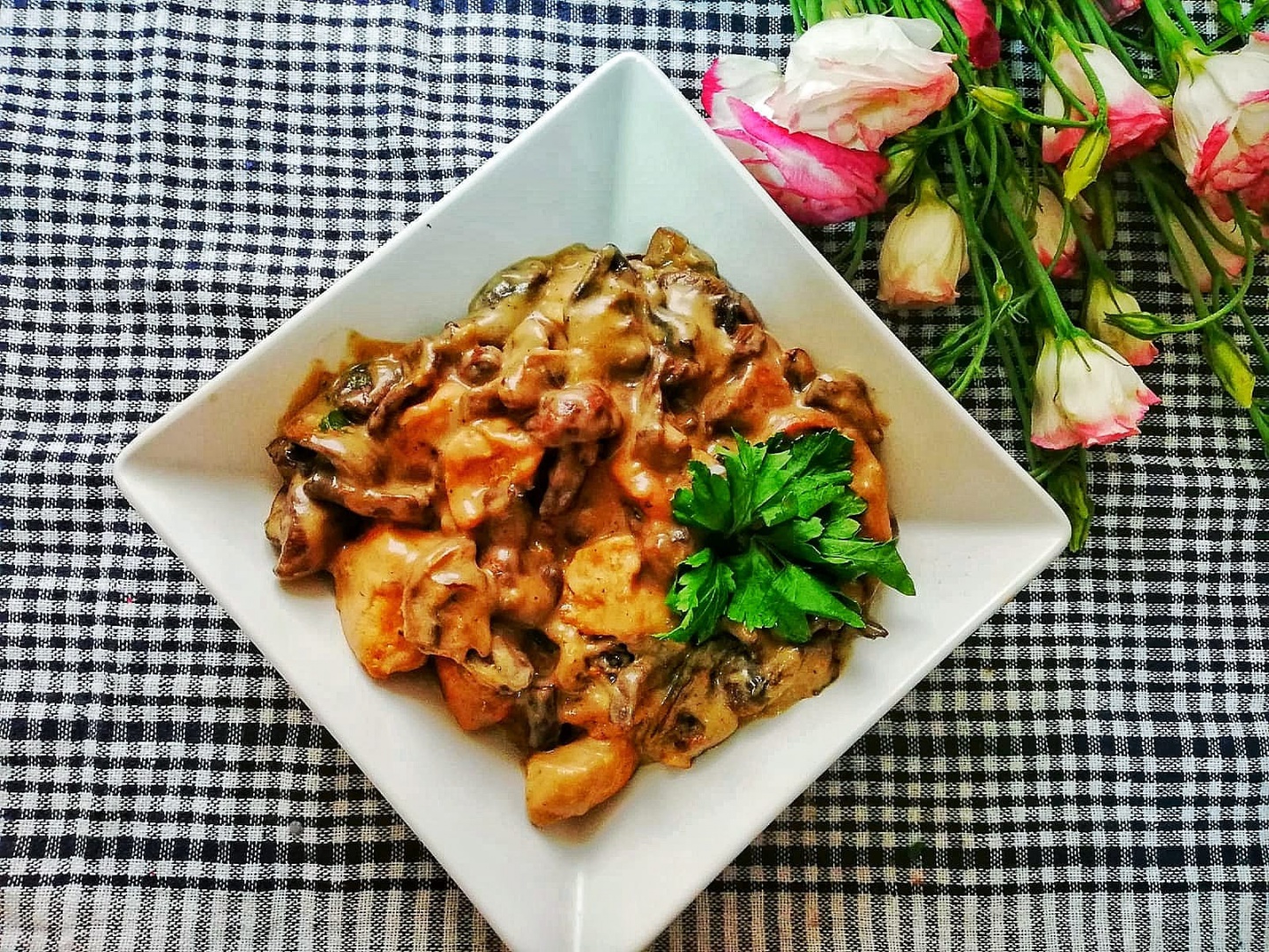 Ciulama de pui cu ciuperci