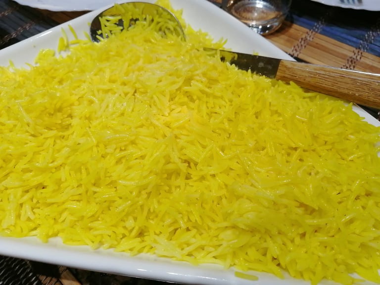 Mancare daneza, cu carne de pui si legume, in sos alb.