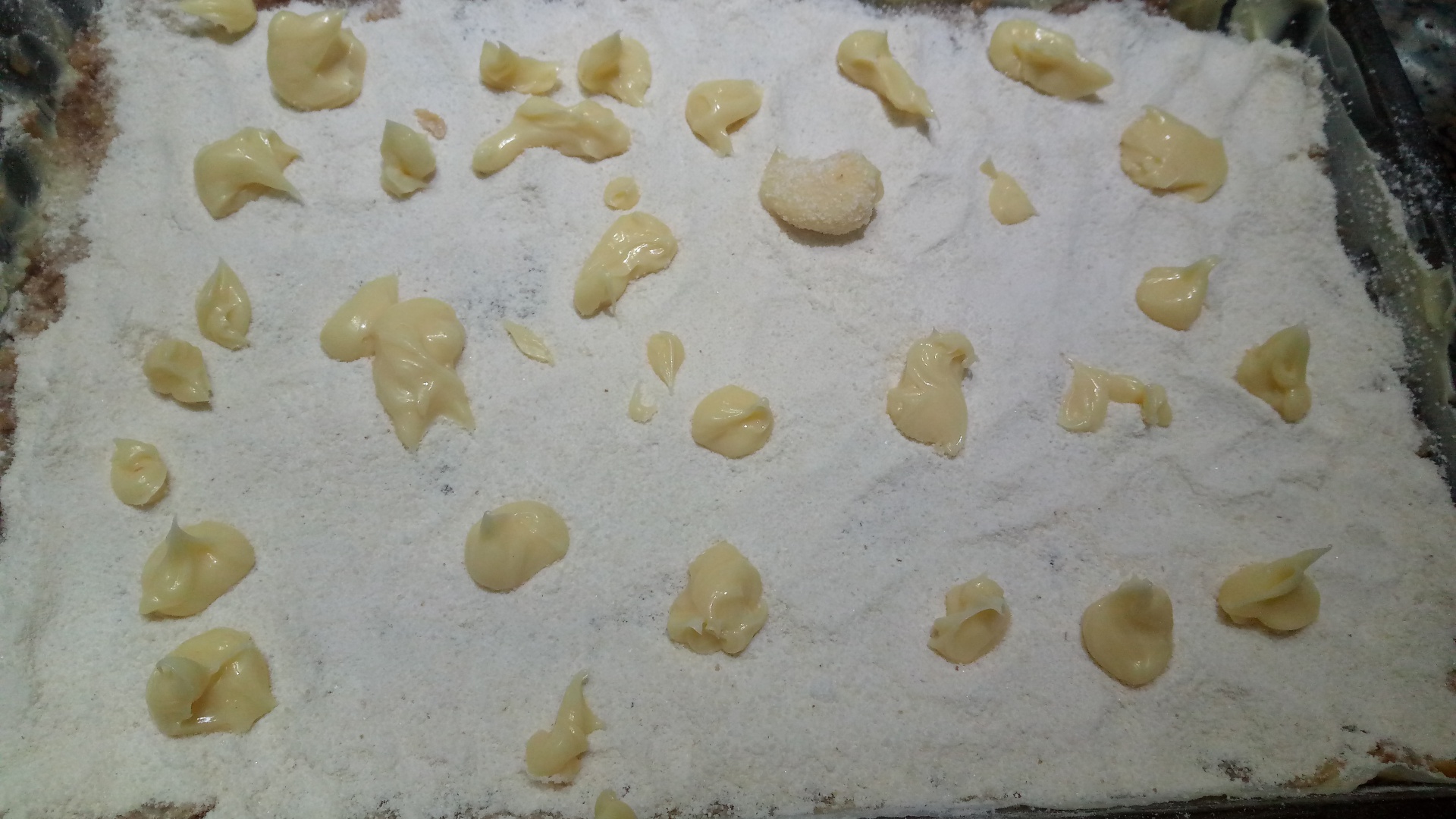 Prajitura cu mere si gris (de post)