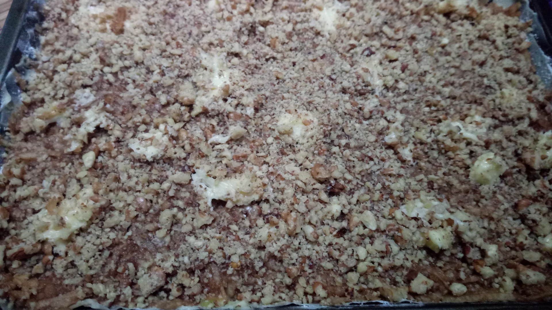 Prajitura cu mere si gris (de post)